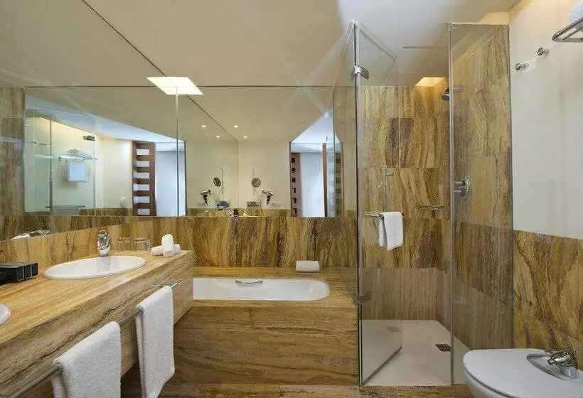 اتاق خانوادگی, Meliá Bilbao