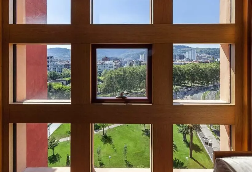 اتاق استاندارد با چشم‌انداز, Meliá Bilbao