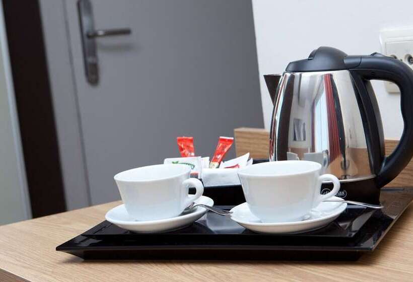 Номер Стандарт, Sagrada Familia