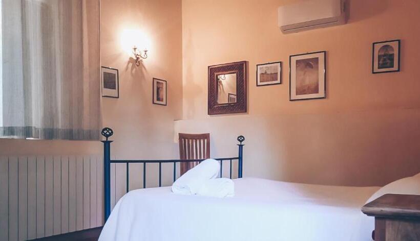 اتاق لوکس, Terme Acqua Pia