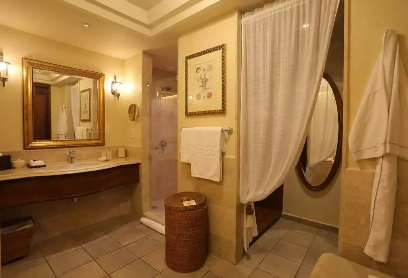 اتاق استاندارد با چشم‌انداز دریا, The Residence Mauritius