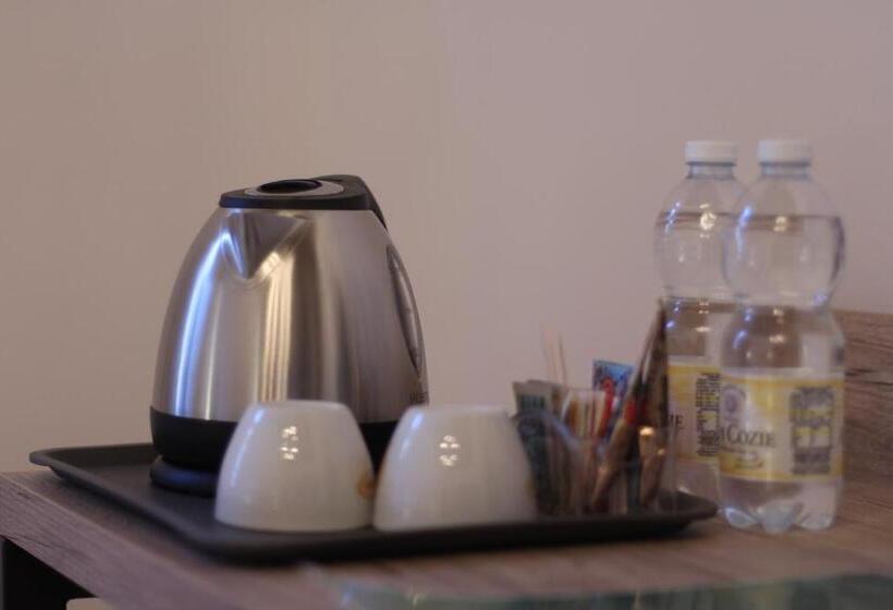 اتاق استاندارد چهار تخته, Tornielli 9 By Lvg Hotel Collection