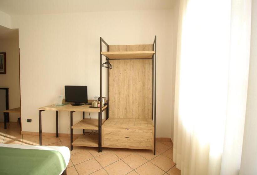 اتاق استاندارد چهار تخته, Tornielli 9 By Lvg Hotel Collection