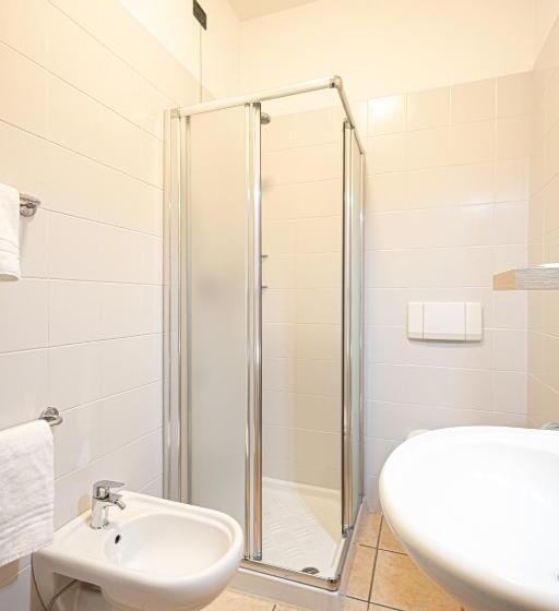 اتاق استاندارد چهار تخته, Tornielli 9 By Lvg Hotel Collection