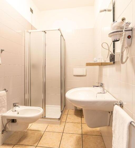 اتاق استاندارد چهار تخته, Tornielli 9 By Lvg Hotel Collection