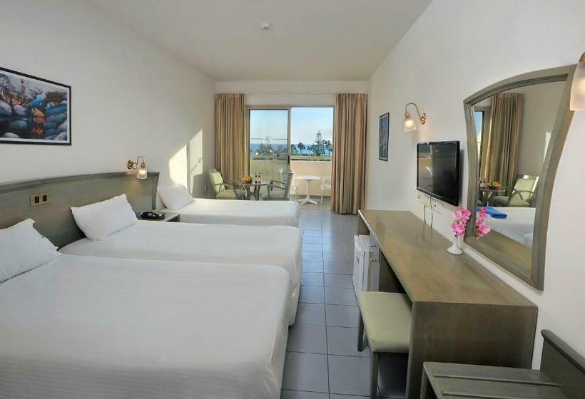 Семейный Номер, Nissiana Hotel & Bungalows