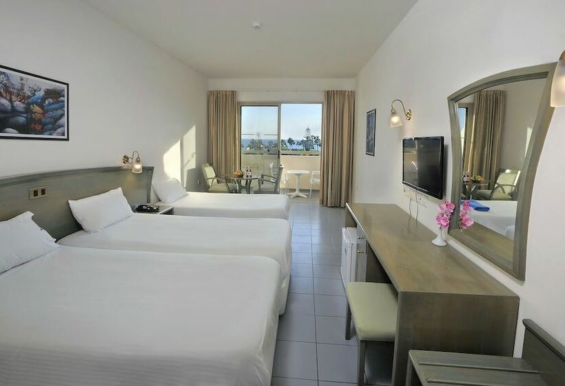 Семейный Номер, Nissiana Hotel & Bungalows