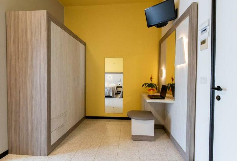 غرفة قياسية رباعية, Continental