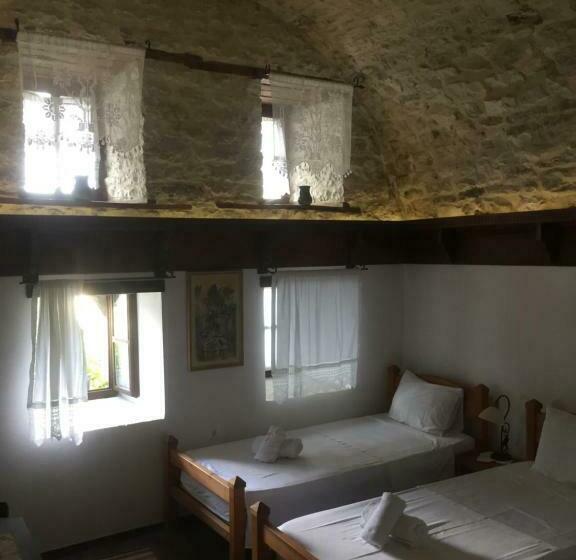 标准三人间, Konaku Guest House