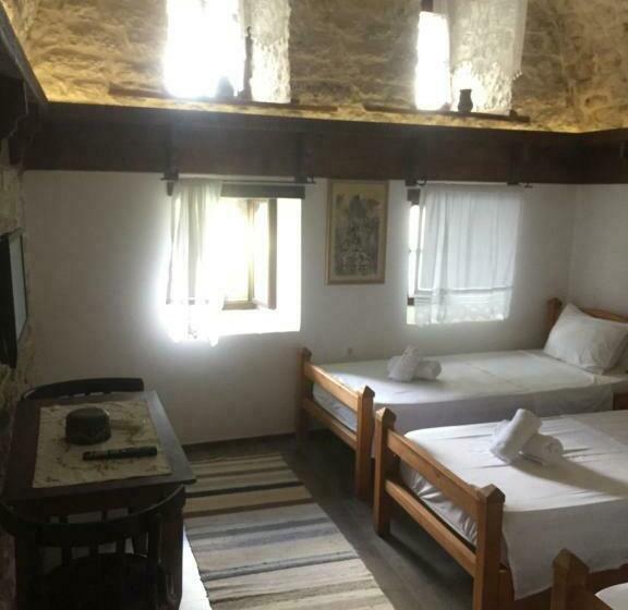 스탠다드 트리플 룸, Konaku Guest House