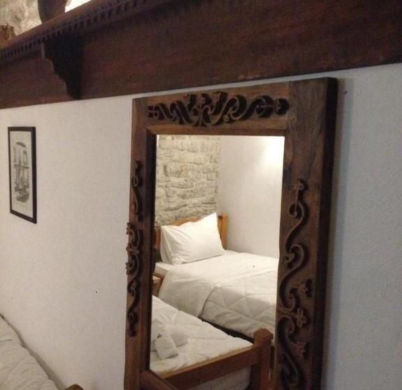 标准间, Konaku Guest House