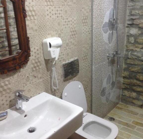 디럭스 룸, Konaku Guest House