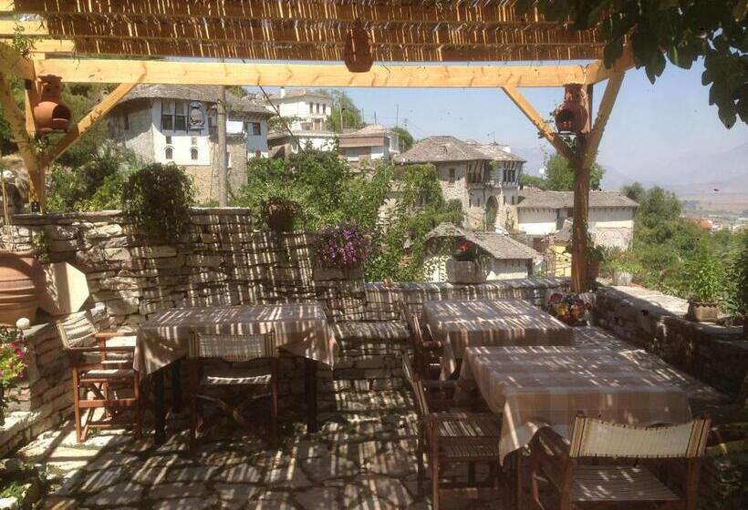 豪华房间, Konaku Guest House