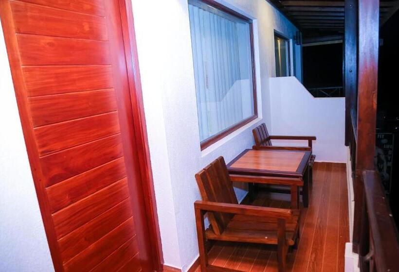 Трехместный Номер Deluxe Вид на Море, Cozy Sea View Inn