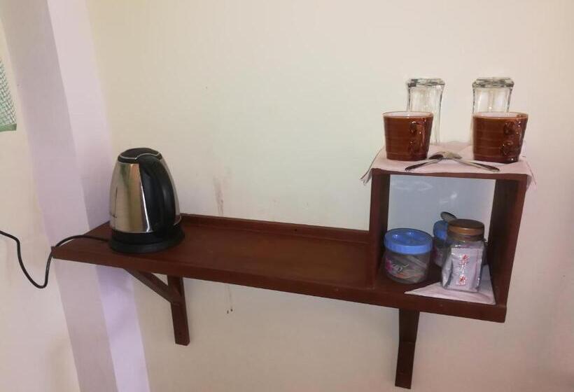 Delüks Oda, Dinaro Guest