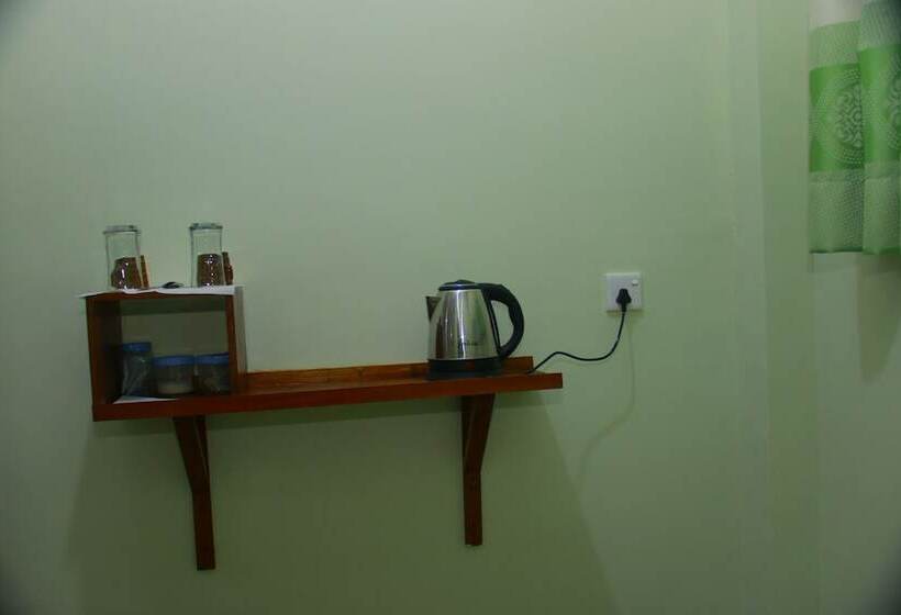 Quarto Estandar, Dinaro Guest
