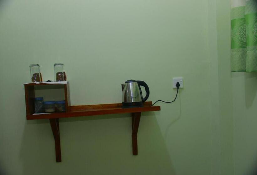 Quarto Estandar, Dinaro Guest