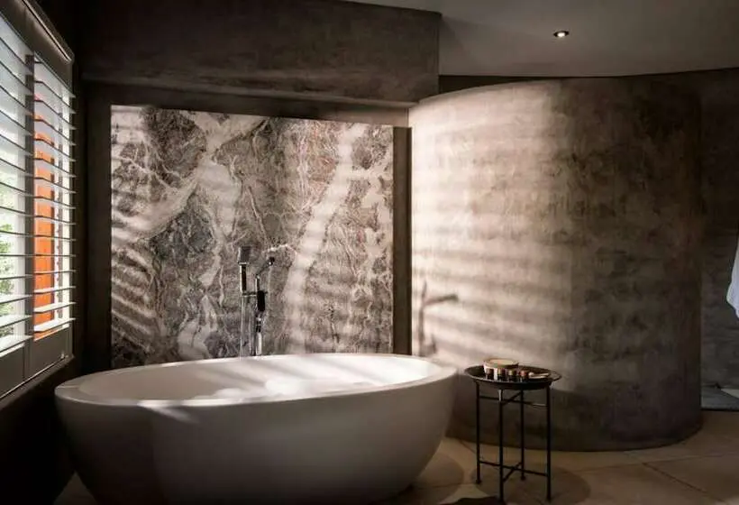 マウンテンビュースイート, Lush Private Game Lodge