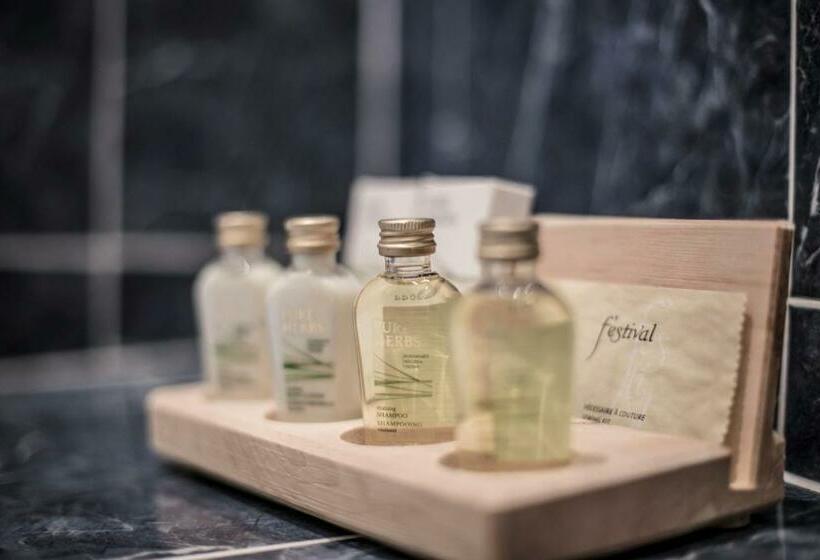 غرفة قياسية فردية, Marica