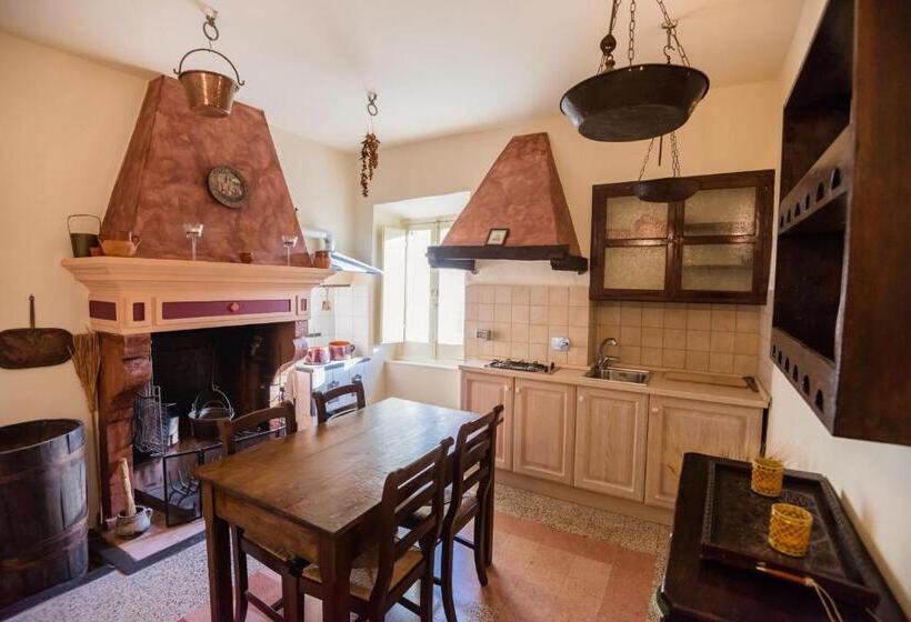 דירת שני חדרים עם מרפת, Nenà Al Borgo Castello