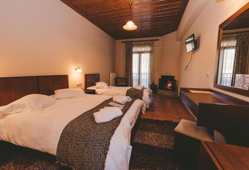 스탠다드 트리플 룸, Thea Mainalou