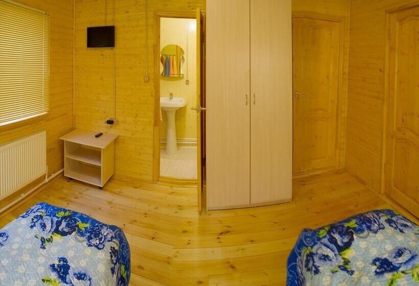 １ベッドルームハウス, Vladimirski Hutorok