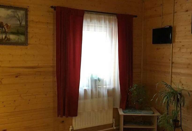 １ベッドルームハウス, Vladimirski Hutorok