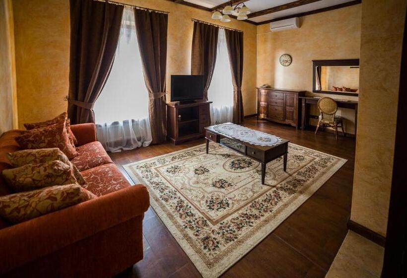 חדר סופריור, Gnizdo Golubky