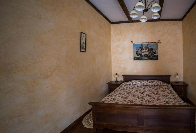 חדר סופריור, Gnizdo Golubky