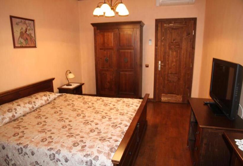 סוויטת 2 חדרי שינה, Gnizdo Golubky