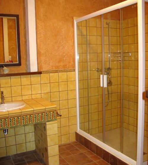 דירת שני חדרים, Gnizdo Golubky