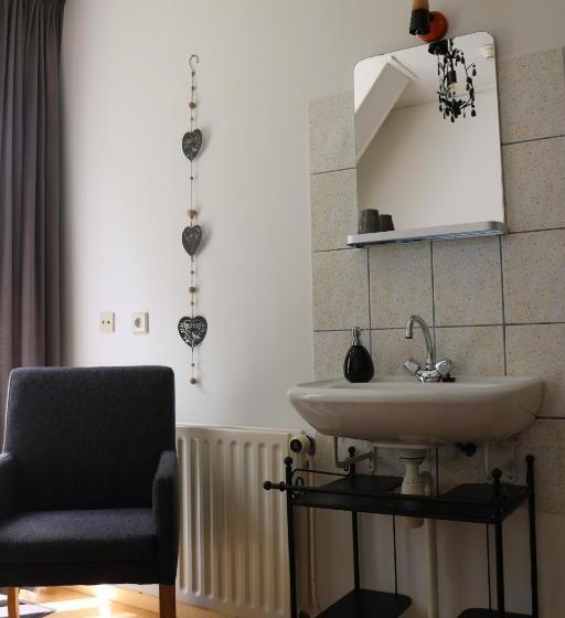 חדר יחיד בסיסי, Hofstede Villetta