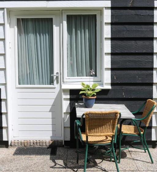 חדר יחיד בסיסי, Hofstede Villetta