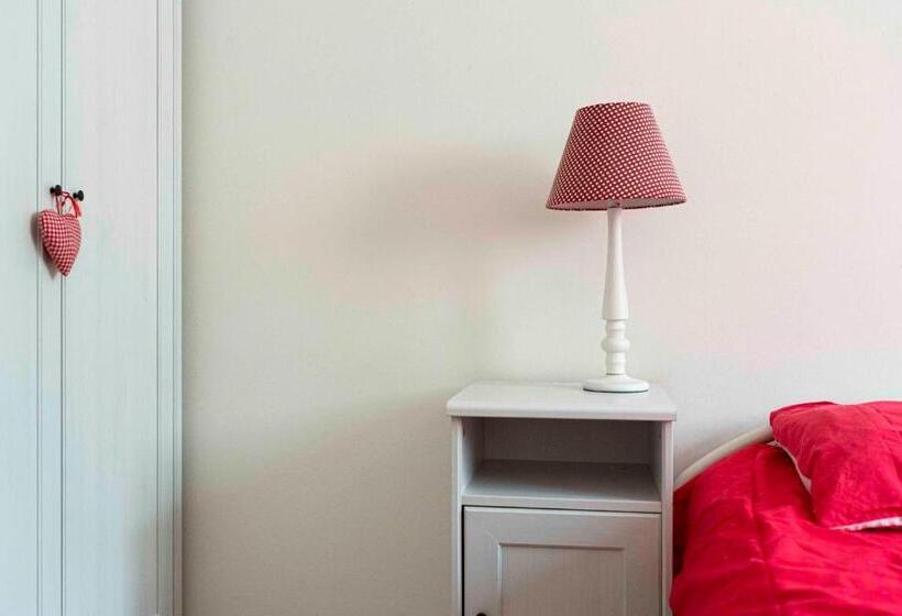 חדר משפחתי, Hofstede Villetta