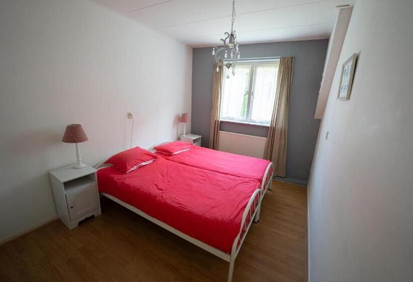 חדר משפחתי, Hofstede Villetta