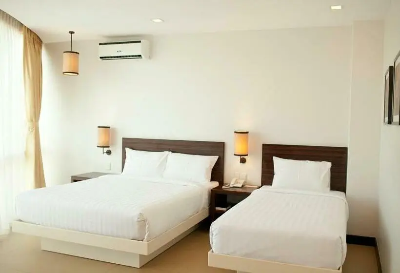スーペリアトリプルルーム, D Hotel & Suites