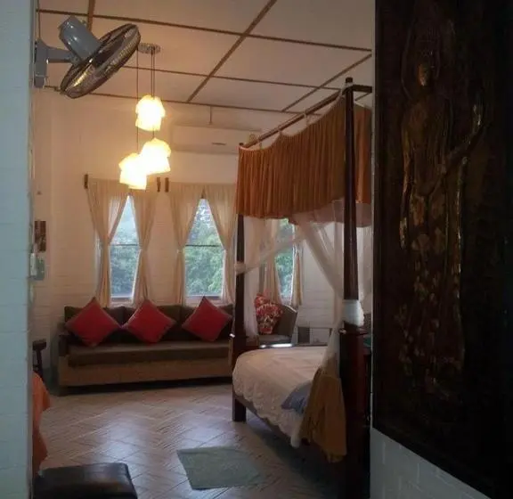 اتاق استاندارد سه نفره, Banthorphan Resort
