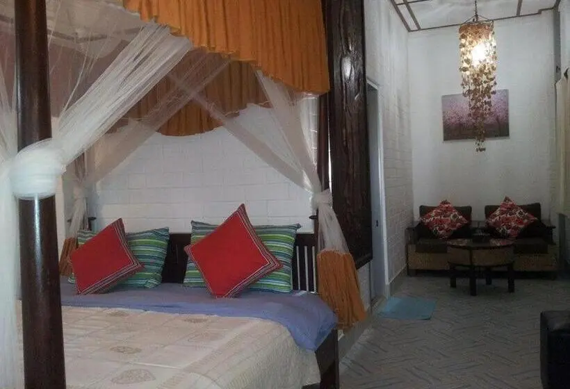 اتاق استاندارد سه نفره, Banthorphan Resort