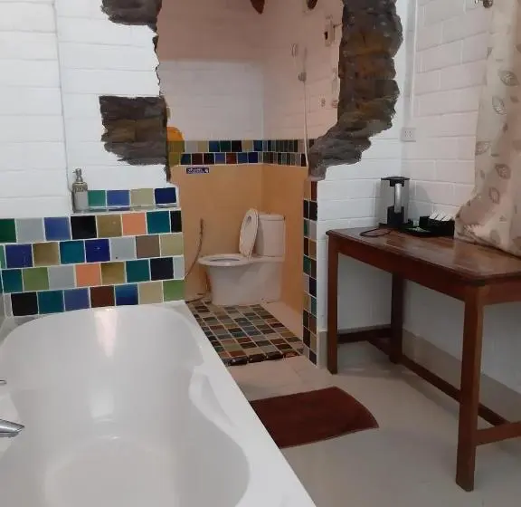 سوییت, Banthorphan Resort