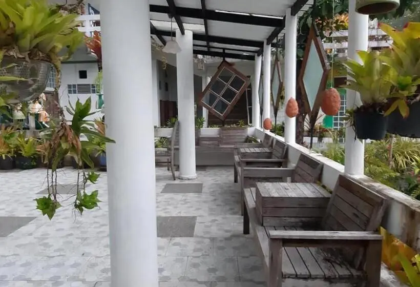 اتاق لوکس با بالکن, Banthorphan Resort
