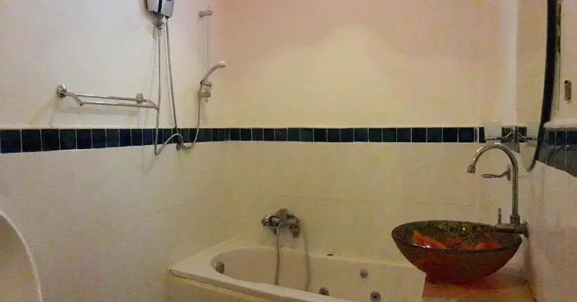 اتاق استاندارد با بالکن, Banthorphan Resort