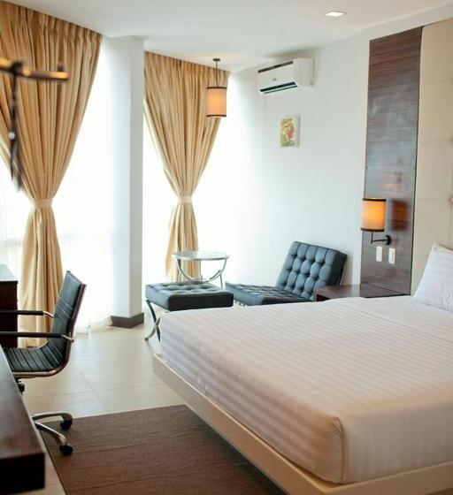 سوییت جونیور, D Hotel & Suites