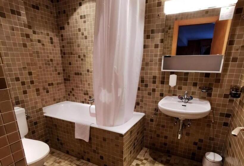 スタンダード4人部屋, Télécabine