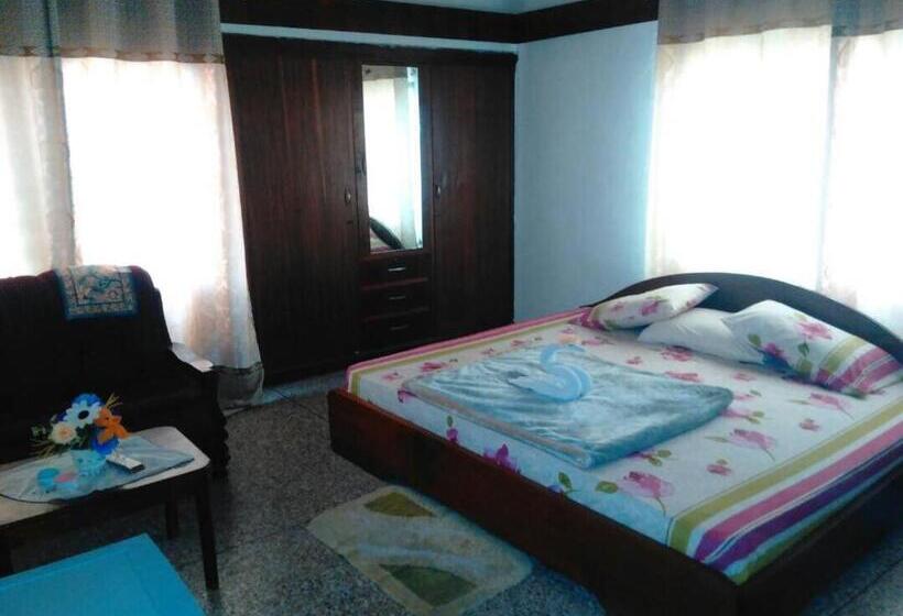 חדר דלוקס, Jackson Guesthouse Anomabo