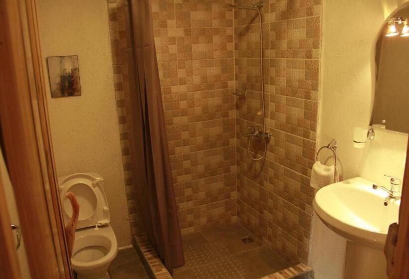 이코노미 트리플 룸, Lermont Guest House