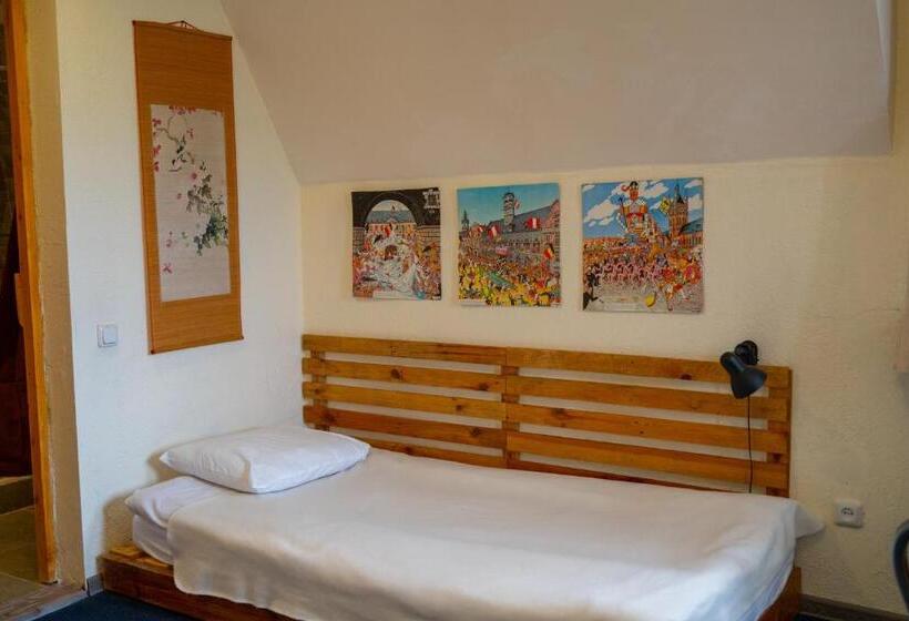 Трехместный Номер Комфорт, Lermont Guest House