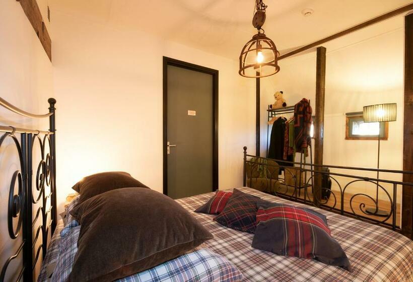 דירת משפחה, Logement Doosje