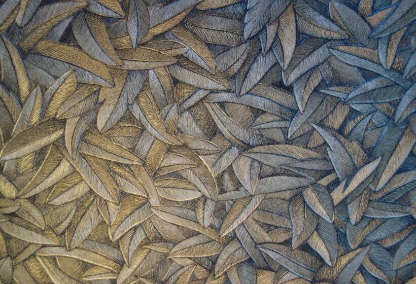 חדר דלוקס, Ava