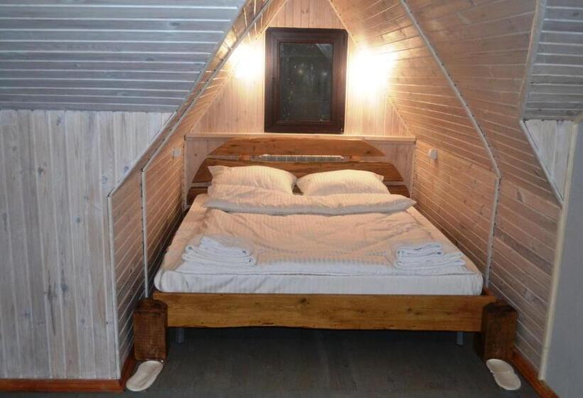 בית, 2 חדרי שינה, Carivka