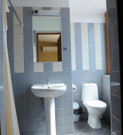 غرفة قياسية ثلاثية, Complex Racic